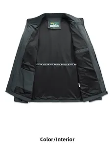 Detail der dunkelgrauen Windjacke mit schwarzem Netzfutter und Innentasche