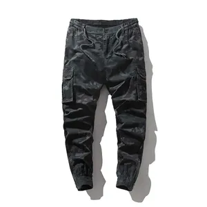 Pantaloni cargo mimetici in cotone da uomo con coulisse e polsini elastici in verde