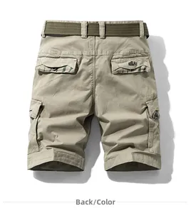 Vue arrière du short cargo kaki avec poches utilitaires et une ceinture vert militaire