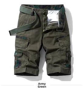 Vue détaillée du short cargo vert armée avec poches multiples et accents camouflage