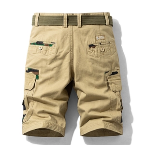 Short cargo kaki pour hommes avec patchwork camouflage et ceinture tissée verte