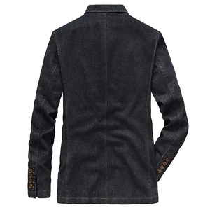 Vue arrière du blazer en jean ajusté avec surpiqûres orange contrastées sur tissu foncé
