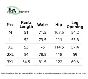 Detailed size chart for men's casual cargo shorts showing measurements from M to 3XL