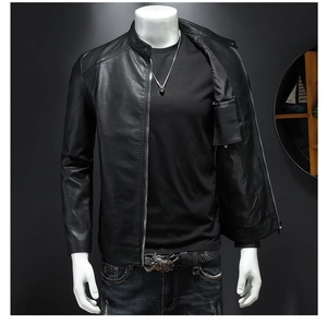 Détail du blouson motard pour homme avec col montant et texture de fermeture éclair en métal