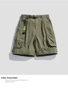 Vue détaillée du short cargo vert armée avec taille élastique et ceinture à boucle rapide
