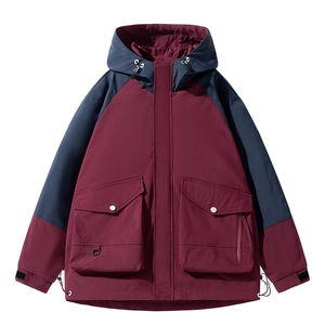 Outdoor hooded hiking jacket with two-tone patchwork and large cargo pockets for men