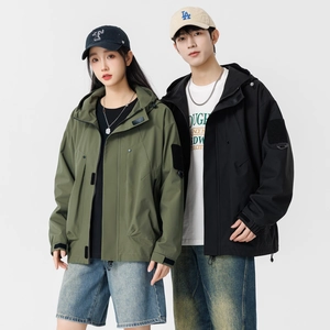 Veste outdoor à capuche pour hommes et femmes en noir et vert armée