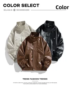 Tre giacche bomber in pelle PU beige, marrone scuro e nero con polsini a coste