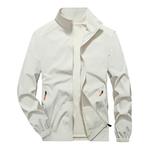 Giacca a vento uomo beige stile outdoor con colletto rialzato e tasche con cerniera