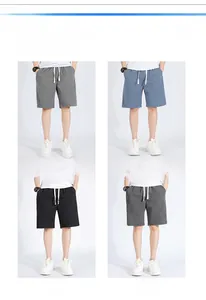 Vue détaillée du short décontracté pour homme avec taille à cordon en quatre coloris