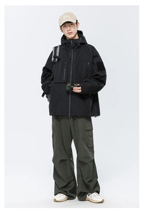 Veste à capuche imperméable avec poches cargo et pantalon de sport vert pour homme