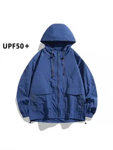 Veste de protection solaire à capuche bleue avec tissu respirant et UPF50+
