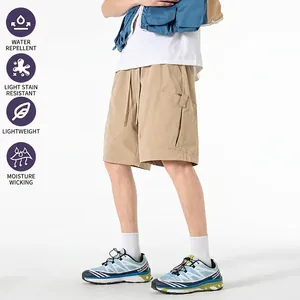 Short cargo kaki léger et déperlant pour hommes conçu dans un tissu à séchage rapide