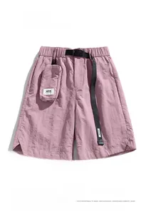 Rosa Cargoshorts mit Gummizug, Schnallengürtel und seitlicher Utensilientasche