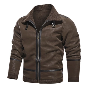 Dettagli della giacca in pelle marrone scuro con spessa fodera e colletto in shearling