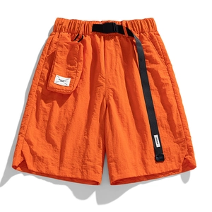 Wasserabweisende orangefarbene Cargo-Shorts für Herren mit Gürtel und abnehmbarer Tasche