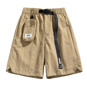 Khaki-farbene wasserabweisende Techwear Cargo Shorts für Herren mit Schnellverschluss