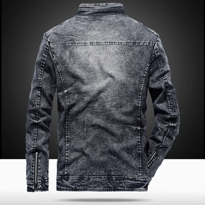 Veste en jean gris-noir pour homme vue de dos avec col montant et détails de zip
