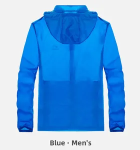 Detailansicht der königsblauen, leichten Sonnenschutzjacke für Herren mit Kapuzendesign
