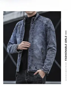 Détails de la veste en jean slim pour homme avec délavage acide et fermetures éclair