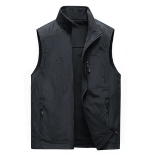 Gilet polaire extérieur pour hommes avec col montant et poches zippées multiples en noir