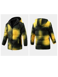 Détail des vues avant et arrière du manteau à capuche pour hommes avec motif à carreaux jaune