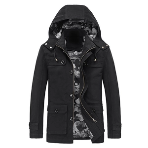 Veste décontractée ajustée noire pour homme avec capuche et doublure camouflage