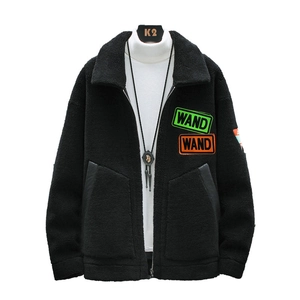 Men's black lamb fleece winter jacket with embroidered patch and leather拼接 pockets