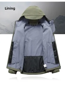 Detailansicht der armeegrünen Jacke mit warmem Fleece-Futter und Netz-Innentasche