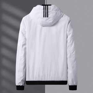 Veste pare-soleil blanche pour hommes avec capuche, finitions noires et rayures sportives