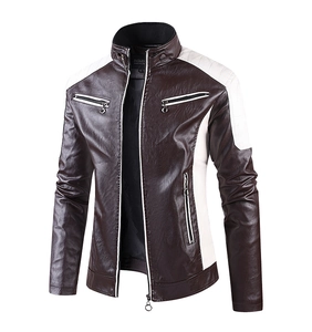 Details einer Bikerjacke aus Kunstleder mit Stehkragen und weißen Kontrasteinsätzen