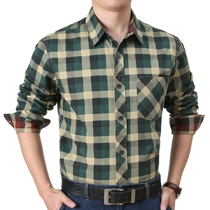 Chemise à carreaux verts pour hommes à manches longues avec poche poitrine et col classique