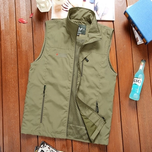 Army green men's outdoor fishing vest with multi-pockets and breathable mesh lining