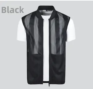Vue détaillée du gilet en maille noire respirante avec col montant et fermeture éclair