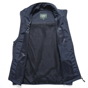 Men's outdoor photography fishing vest with quick-dry fabric and mesh lining