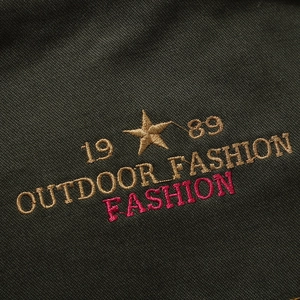 Veste militaire vert olive avec broderie 1989 outdoor fashion et des étoiles