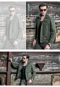 Détails d'une veste militaire verte avec boutons métalliques et poches cargo vintage