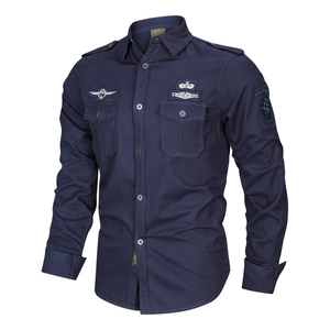 Marineblaues Herren-Langarm-Militärhemd mit Brusttaschen und taktischen Stickereien