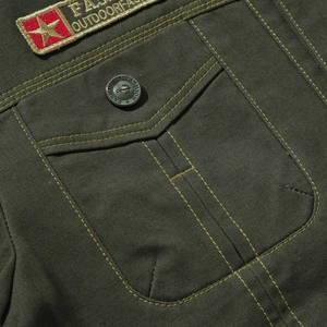 Men's olive green cotton canvas jacket with embroidered star and fashion outdoor patch