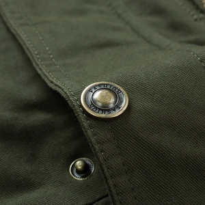 Giacca militare da uomo in cotone lavato con bottoni in metallo vintage e incisione moda