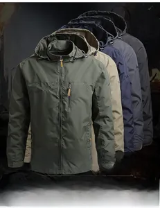 Vue détaillée des vestes à capuche pour hommes en vert armée, kaki, bleu marine et noir