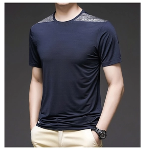 Detail showing breathable ice silk fabric and blue-grey patchwork on men's sport tee