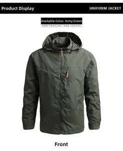 Détail de la veste coupe-vent vert armée avec doublure de capuche et broderie