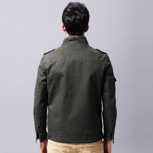 Chaqueta militar de algodón para hombre en verde ejército con charreteras y corte ajustado