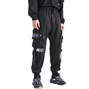 Pantaloni cargo neri da uomo con tasche funzionali e stampa Great Design di tendenza