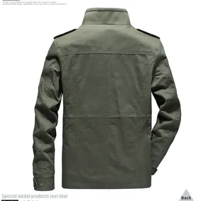 Vue détaillée du dos de la veste en coton vert armée avec épaulettes et coutures