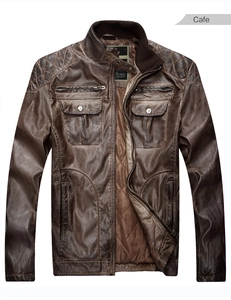 Dettaglio della giacca biker marrone vintage con spalle trapuntate e colore cafe
