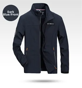 Vista frontale giacca softshell uomo blu scuro con dettagli cerniera arancione