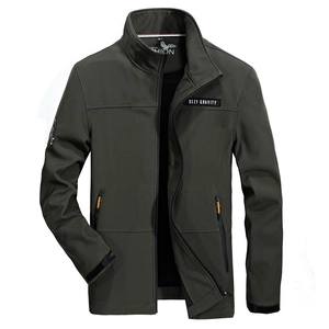 Giacca softshell uomo verde scuro foderata in pile con collo alto e zip intera