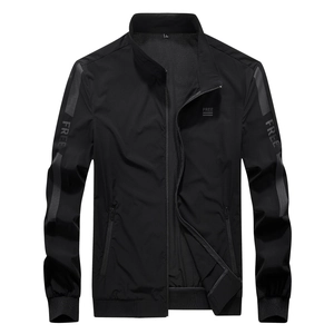 Veste de protection solaire légère noire pour hommes avec fermeture éclair et rayures sport